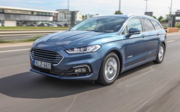 Ford Mondeo Titanium Hybrid